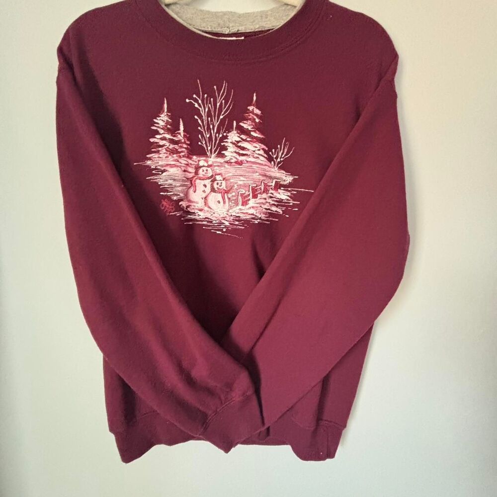 Gildan Women's Burgundy and Red Sweatshirt